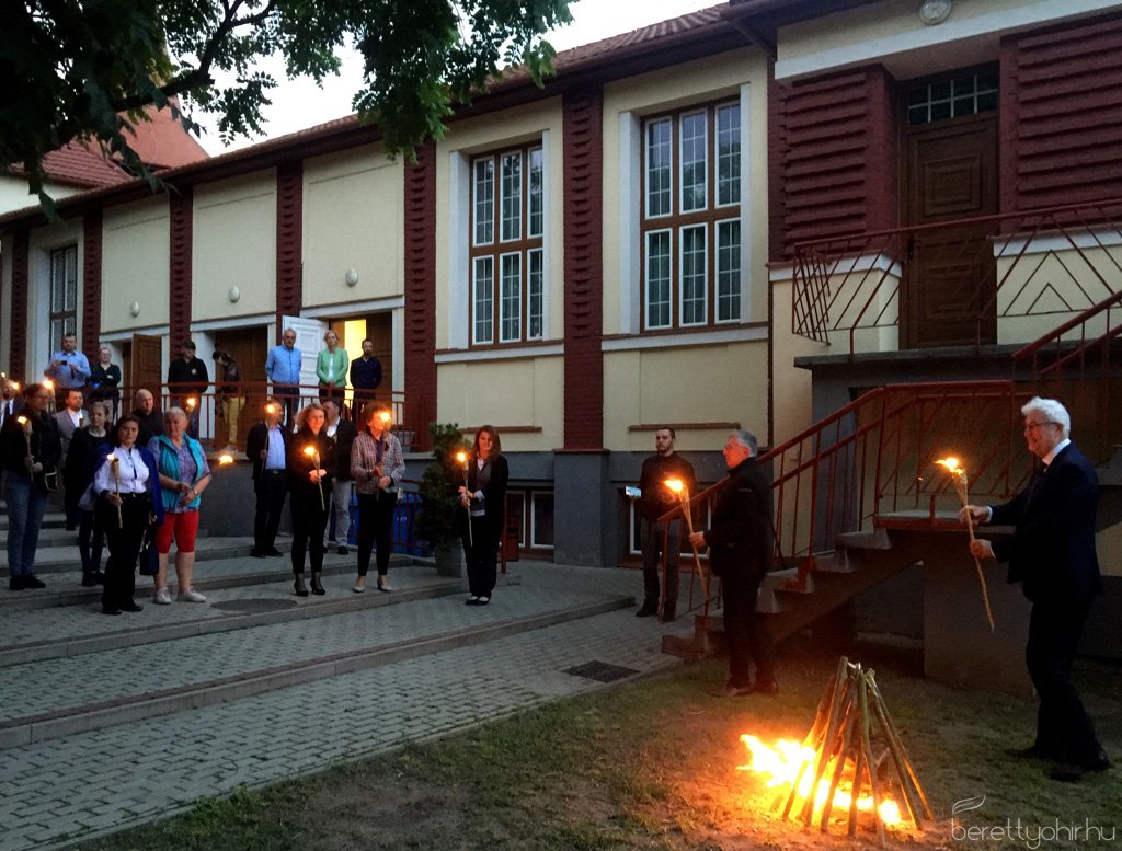 Trianon 100 . fáklyagyújtás12